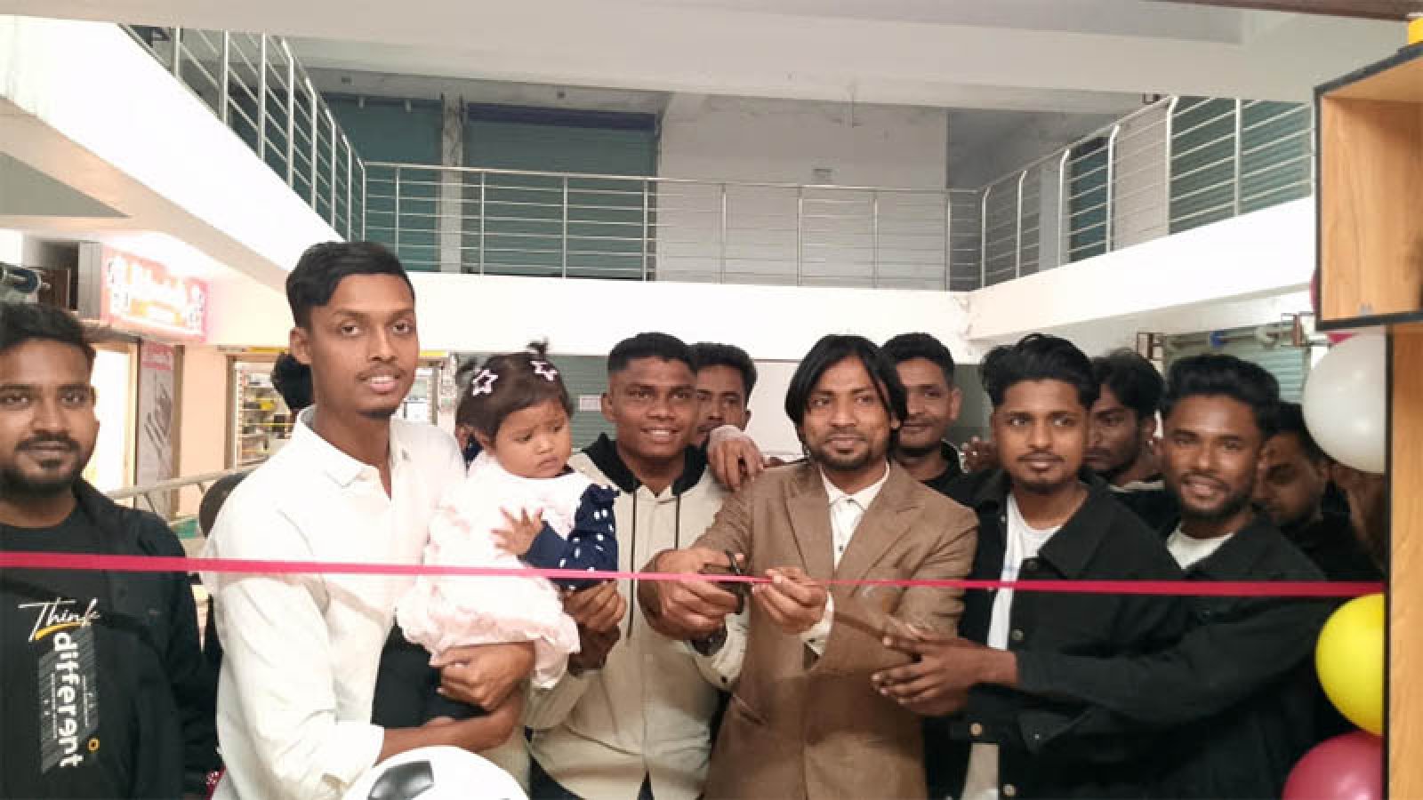 পড়াশোনার পাশাপাশি উদ্যোক্তা রাজশাহী কলেজের শিক্ষার্থী তানভীর