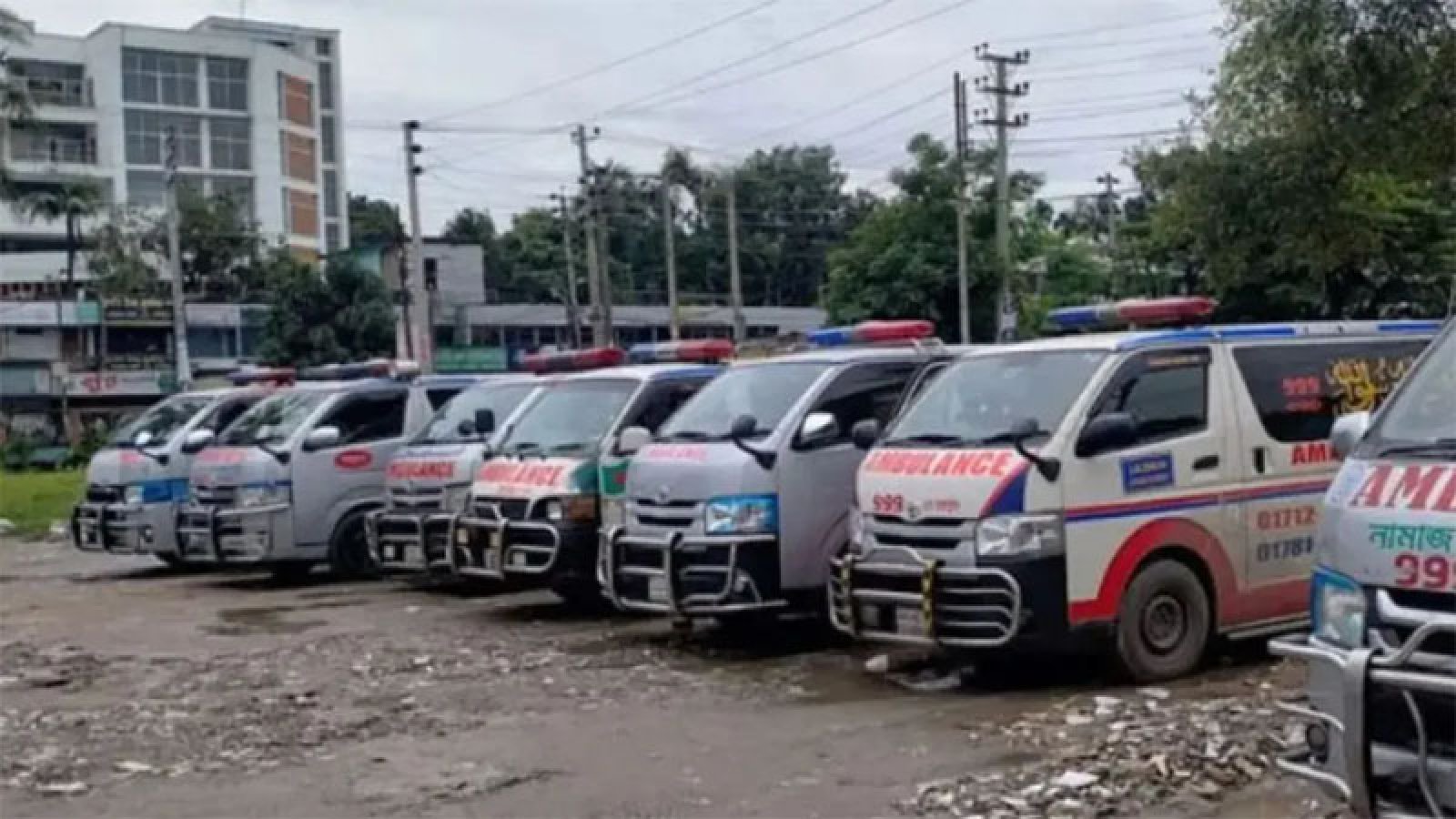 ঢামেকে অ্যাম্বুলেন্স ধর্মঘট আগামী ৭ দিনের জন্য স্থগিত