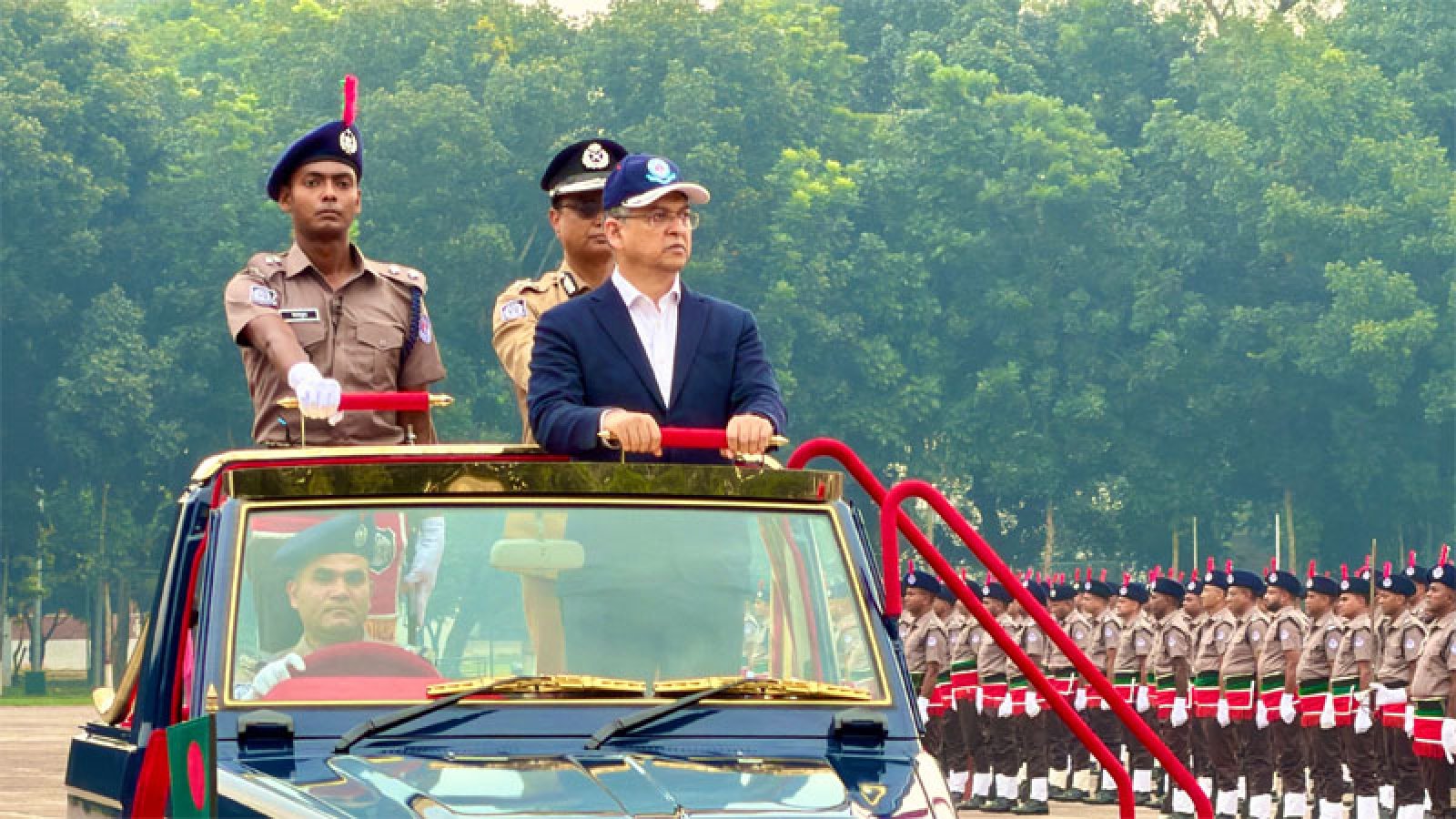 সারদায় সার্জেন্ট ও এসআই ক্যাডেটদের সমাপনী কুচকাওয়াজ॥ ​পেশাদারত্বের সঙ্গে দায়িত্ব পালনের আহ্বান স্বরাষ্ট্রমন্ত্রীর