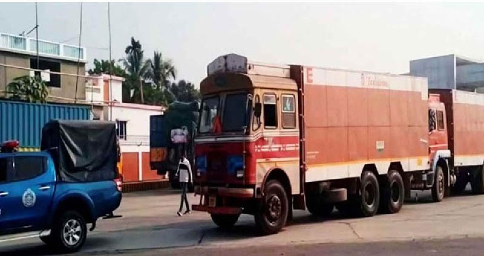 ভারত থেকে ৮ ট্রাকে দেশে এলো ১২৫ টন বিস্ফোরক