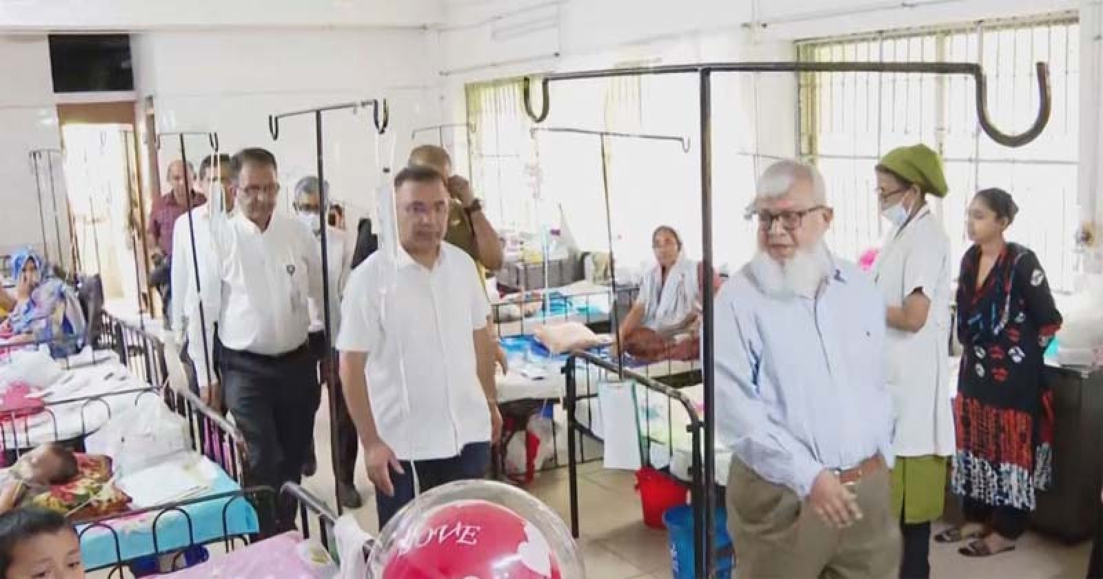 শিশু হাসপাতালে ধূমপান করায় চিকিৎসকে বরখাস্ত