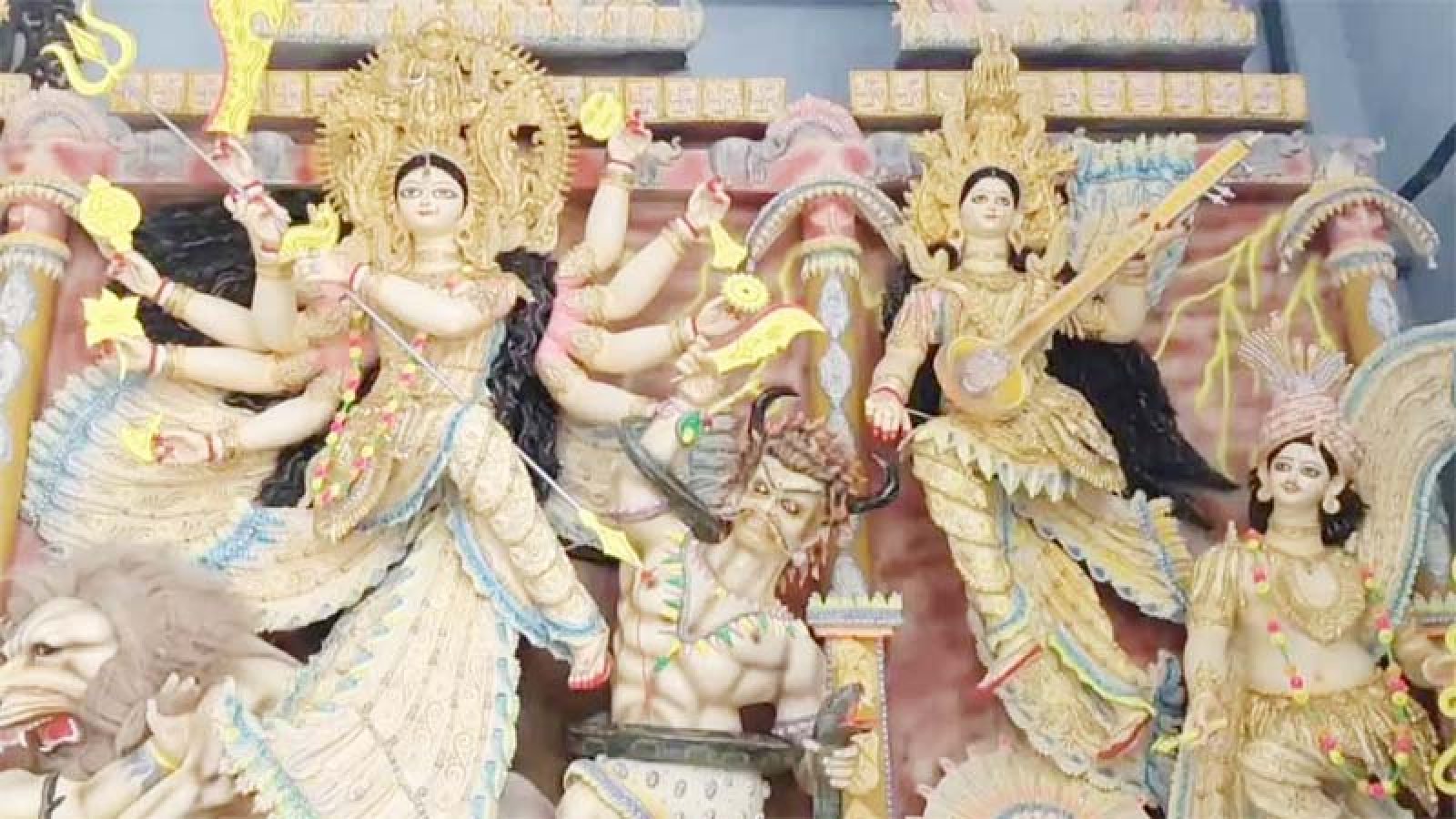 আজ শারদীয় দুর্গাপূজার ষষ্ঠী