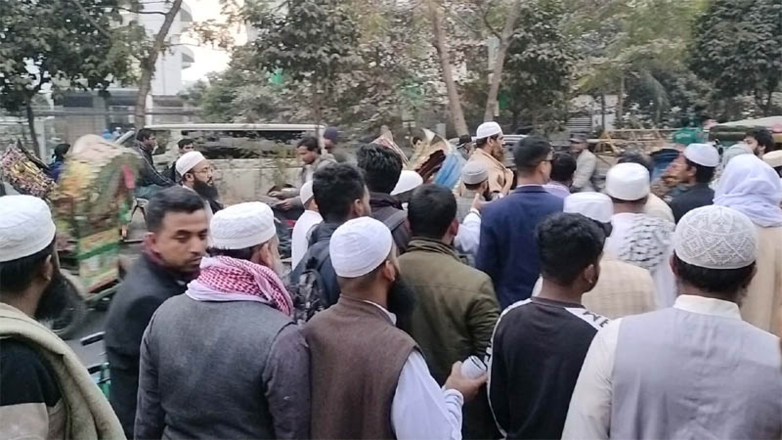 আচরণবিধি লঙ্ঘন করে ইসির সামনেই ভোট চাইলেন মামুনুল হক