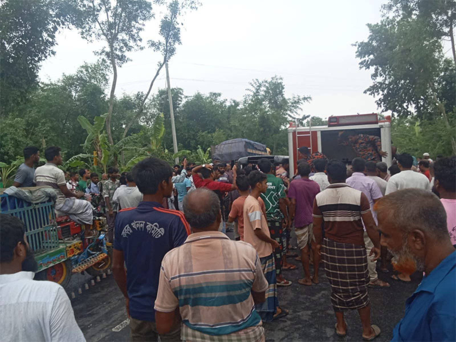 মাহিন্দ্রা-ট্রাকের সংঘর্ষে  নিহত ২