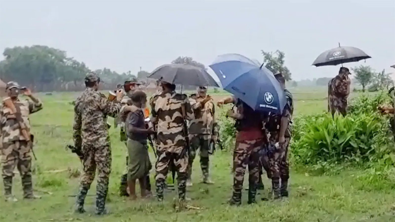 অতিরিক্ত সার ব্যবহারের ফলে অম্লতা বেড়ে মাটির উর্বরতা কমে গেছে