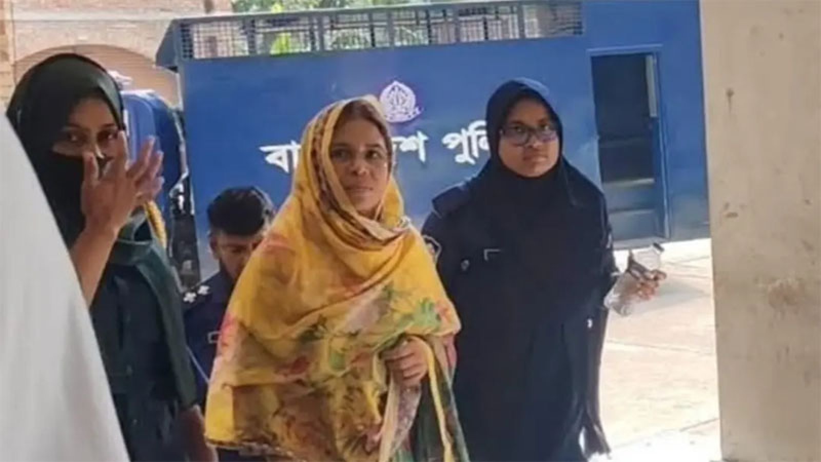 হাইকোর্টে জামিনের পর হত্যা মামলায় সাবেক এমপি সেঁজুতি গ্রেপ্তার