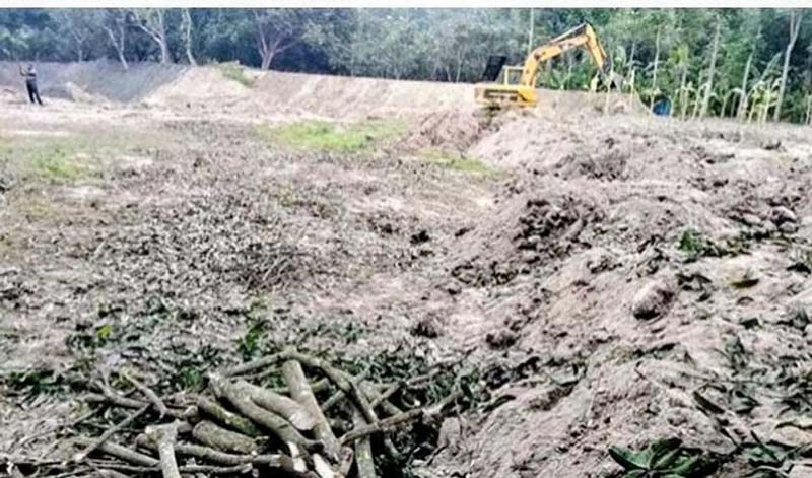 পুঠিয়ায় তিন ফসলি জমিতে পুকুর খননের প্রতিযোগীতা!! খাদ্য উৎপাদন ও পরিবেশের জন্য বড় হুমকি