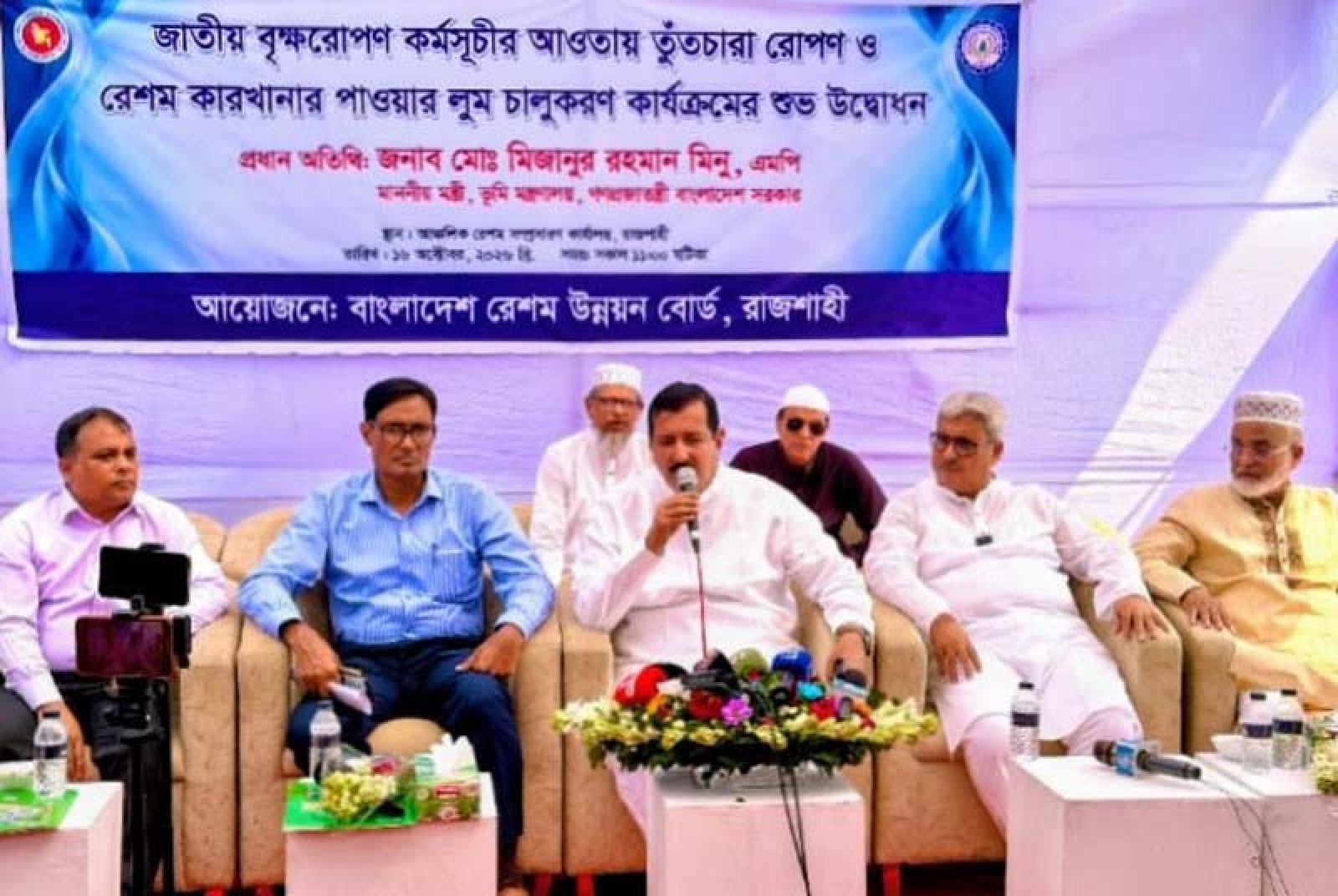 উৎপাদন বাড়াতে রাজশাহী রেশম কারখানায় চালু ১৫ লুম