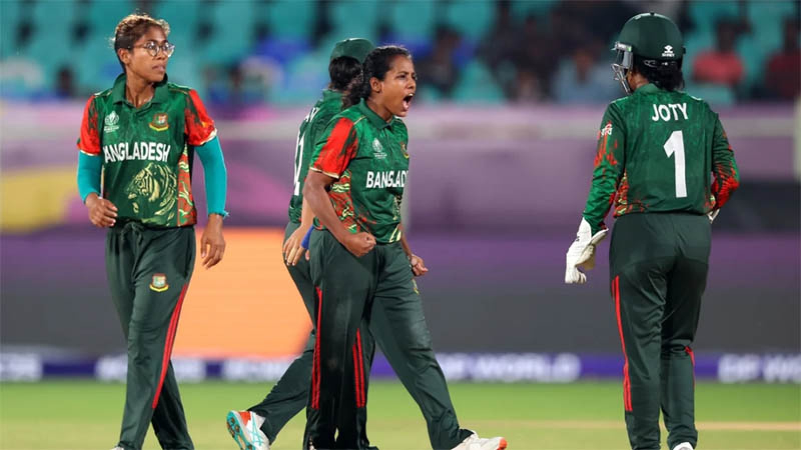 বড়  জয়ে প্রস্তুতি সারলো বাংলাদেশের মেয়েরা