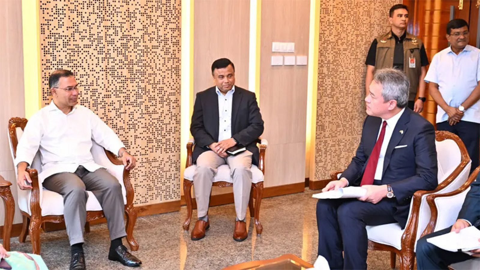 প্রধানমন্ত্রীর সঙ্গে জাপানের বিনিয়োগকারী ব্যবসায়িক প্রতিনিধিদলের সাক্ষাৎ