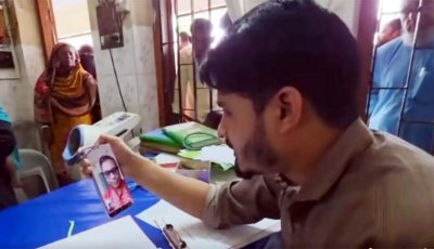 ভিডিও কলে হাসপাতালের কার্যক্রম দেখলেন স্বাস্থ্য প্রতিমন্ত্রী