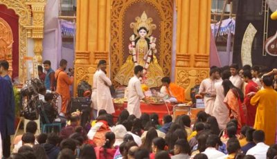 ঢাকা বিশ্ববিদ্যালয়ের ৭৬ মণ্ডপে বিদ্যার দেবীর আরাধনা