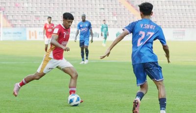 একদিন এগিয়ে এলো ফুটবল লিগ
