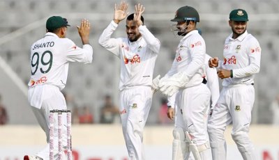 মিরাজের ফাইফার, লিড পেল বাংলাদেশ