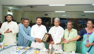 নগরীর কয়েরদাঁড়া খ্রিস্টানপাড়া ধর্মপল্লীর উদ্যোগে  বর্ণাঢ্য আয়োজনে রাসিক প্রশাসককে সংবর্ধনা প্রদান