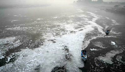 দিল্লিতে কয়েক দিন ধরে পানির সংকটে লাখো মানুষ